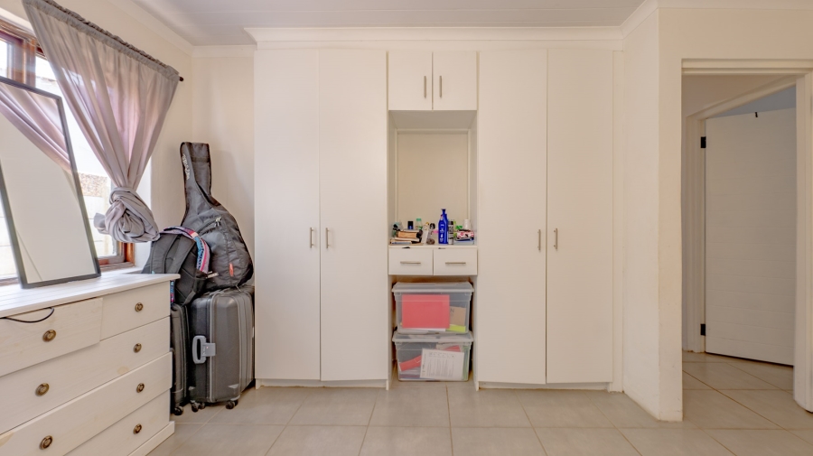 3 Bedroom Property for Sale in Struisbaai Western Cape